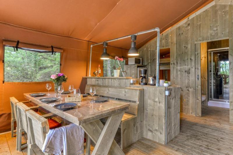 Camping La Serre Aigues-Vives (Ariege) Exterior foto