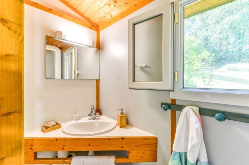 Camping La Serre Aigues-Vives (Ariege) Exterior foto