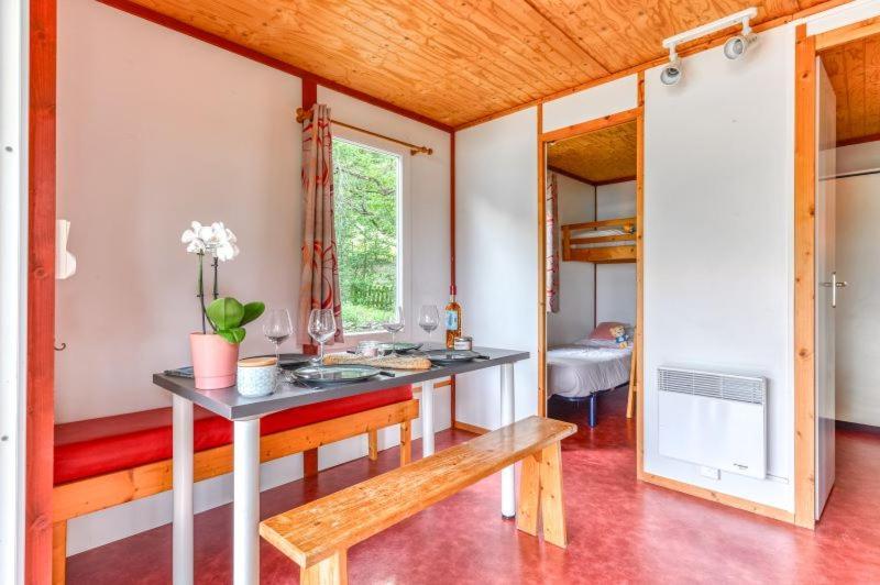 Camping La Serre Aigues-Vives (Ariege) Exterior foto